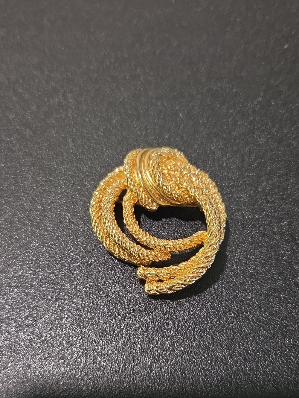 Dior Gold-Tone Twisted Rope Knot Brooch